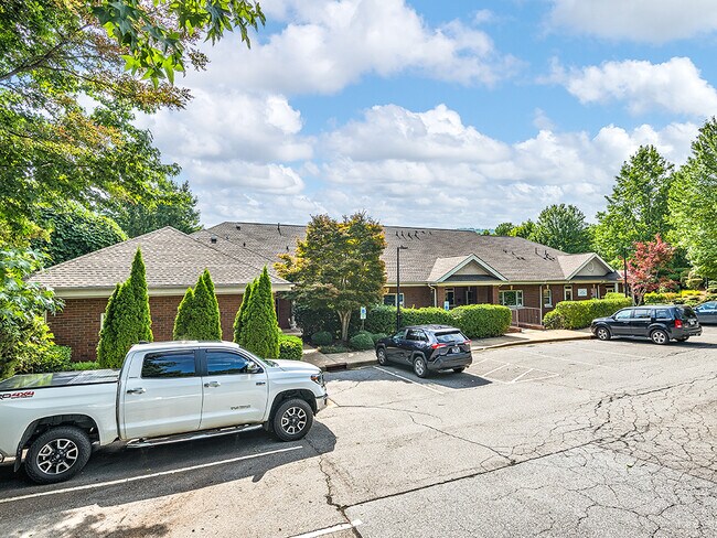 Plus de détails pour 2 Walden Ridge Dr, Asheville, NC - Bureau à vendre