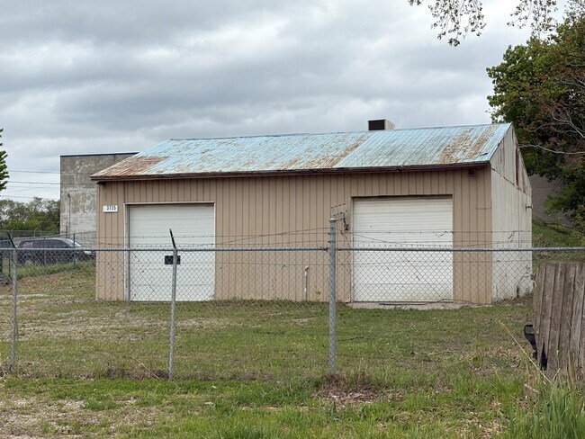 Plus de détails pour 3715 Russell St, Windsor, ON - Industriel à vendre
