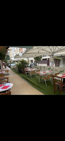 Retail in Neuilly-sur-Seine for lease - Building Photo - Image 1 of 6