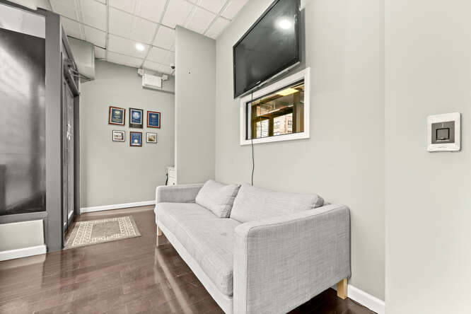 281-283 S Broadway, Yonkers, NY à vendre - Hall d’entrée - Image 3 de 11