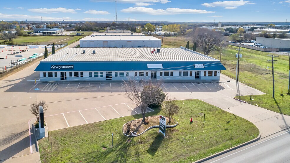 2801-2807 W Euless Blvd, Euless, TX à louer - Photo principale - Image 1 de 9