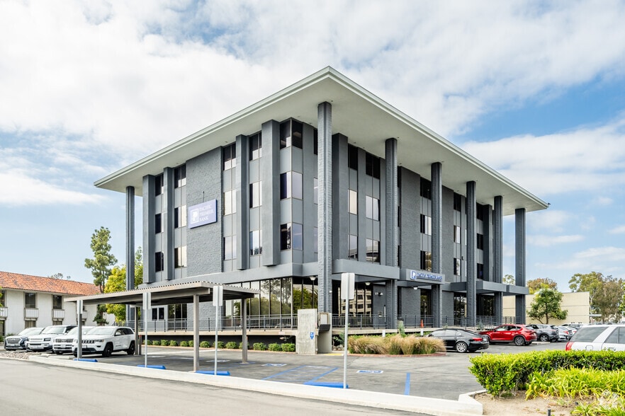 4667 MacArthur Blvd, Newport Beach, CA for lease - Primary Photo - Image 1 of 35