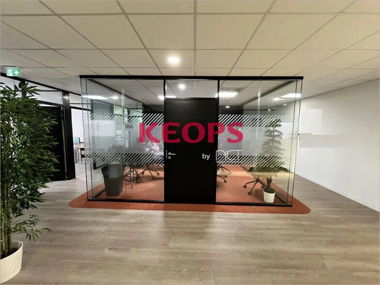 Office in Labège for lease - Interior Photo - Image 2 of 14