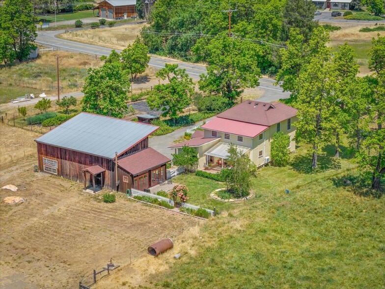 44510 State 96 Hwy, Seiad Valley, CA for sale - Building Photo - Image 2 of 71