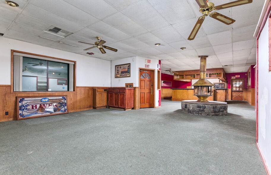 6022 Pony Express Trl, Pollock Pines, CA for sale - Building Photo - Image 2 of 37