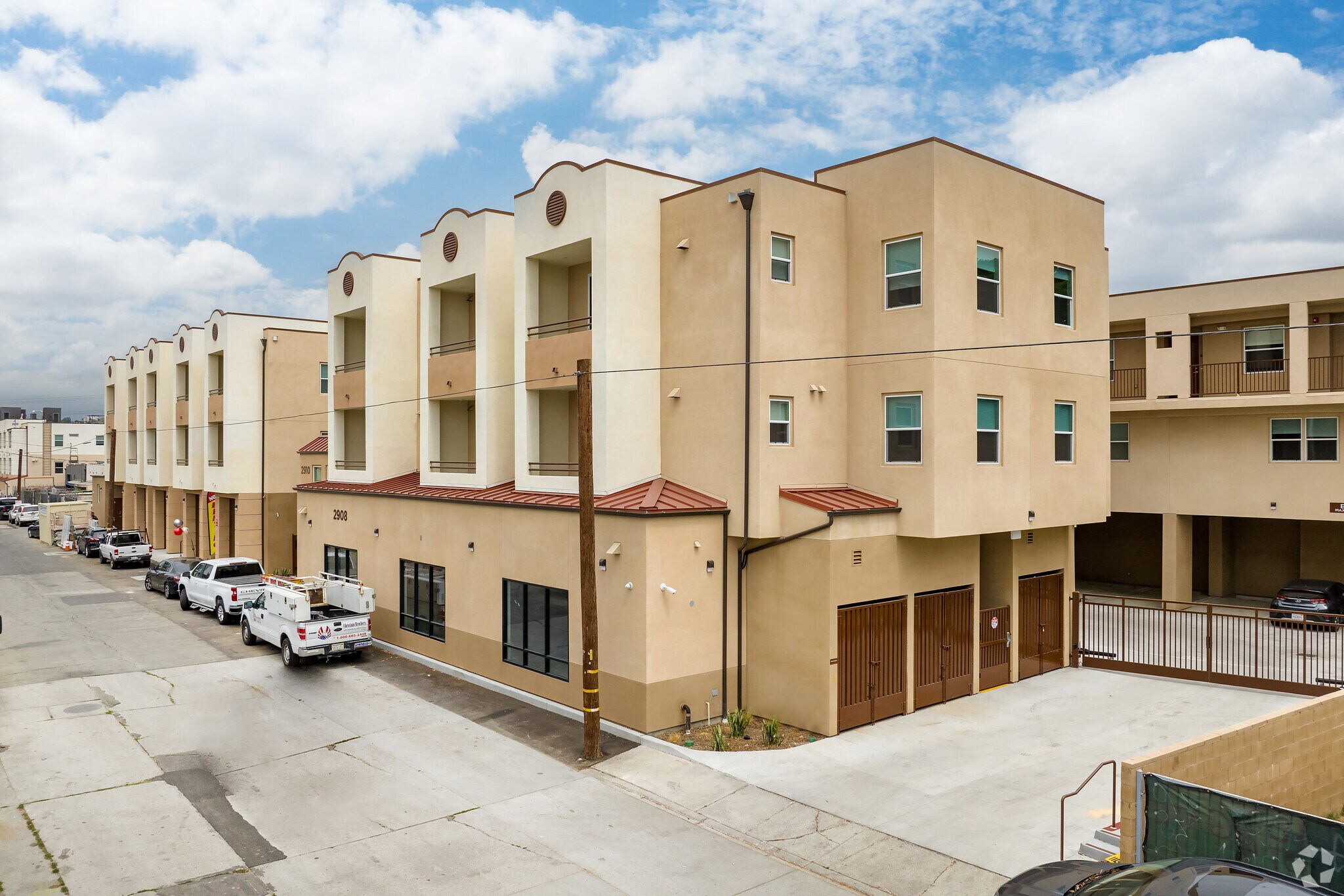 2910 Allesandro St, Los Angeles, CA for lease Primary Photo- Image 1 of 44