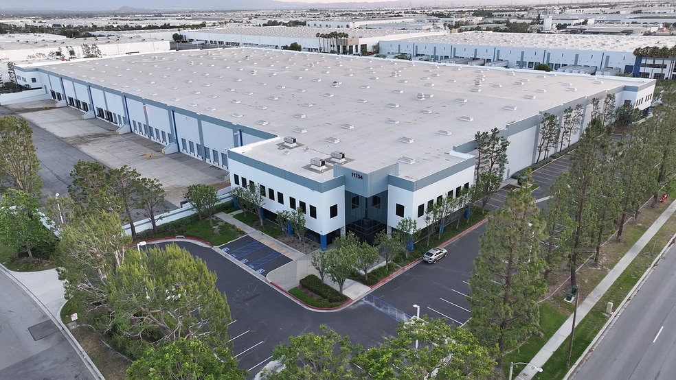 11754 Cabernet Dr, Fontana, CA for lease - Building Photo - Image 2 of 10