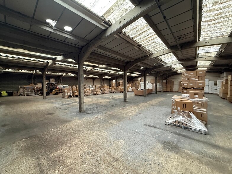 Wellington Rd, St Albans for sale - Building Photo - Image 2 of 7