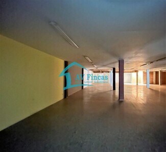 Plus de détails pour Multi-résidentiel à vendre