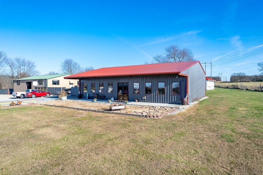 22472 Highway MM, Lebanon, MO for sale - Building Photo - Image 2 of 9