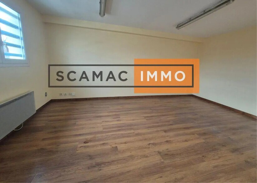 Industrial in Saint-Witz for lease - Interior Photo - Image 3 of 20