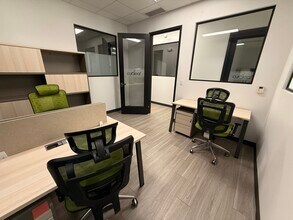 136 4th St N, Saint Petersburg, FL à louer Photo intérieure- Image 1 de 3