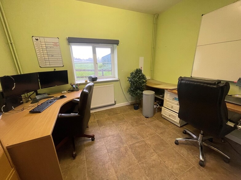 Brickfields, Maperton for lease - Building Photo - Image 3 of 4