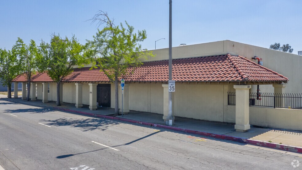 308 E Valley Blvd, Colton, CA à vendre - Photo du bâtiment - Image 2 de 5