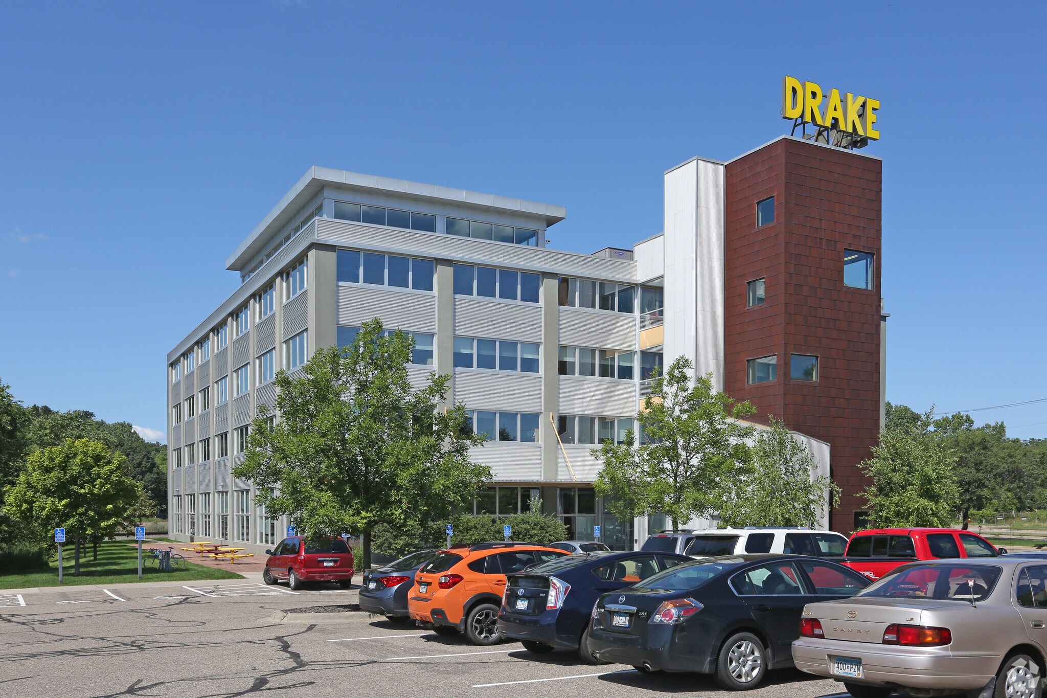 60 Plato Blvd E, Saint Paul, MN for lease Primary Photo- Image 1 of 4