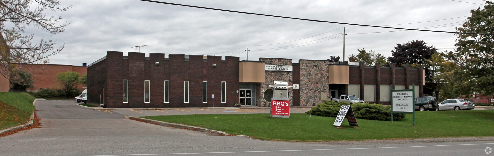 900 Hopkins St, Whitby, ON à vendre Photo principale- Image 1 de 1