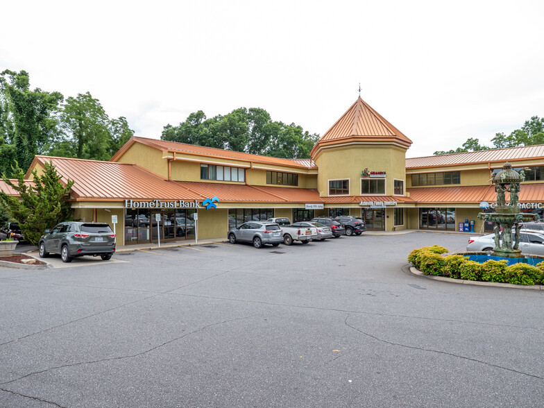 1011 Tunnel Rd, Asheville, NC à vendre - Photo du bâtiment - Image 1 de 1