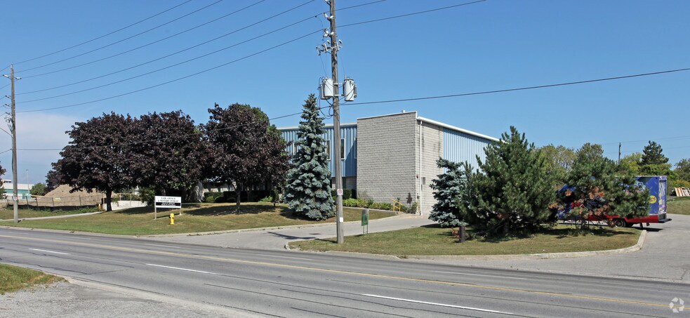 381 Westney Rd S, Ajax, ON à vendre - Photo principale - Image 1 de 1