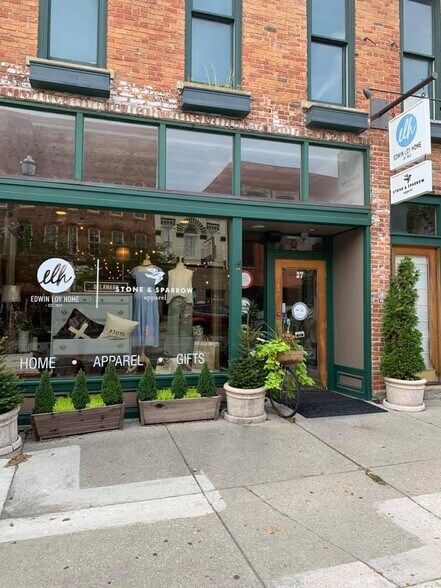 Diamond Properties - N. Sandusky portefeuille de 3 propriétés à vendre sur LoopNet.ca - Photo du bâtiment - Image 2 de 3