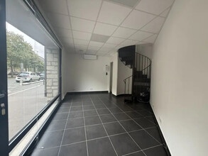 Commerce de détail dans Paris à louer Photo intérieure- Image 2 de 7