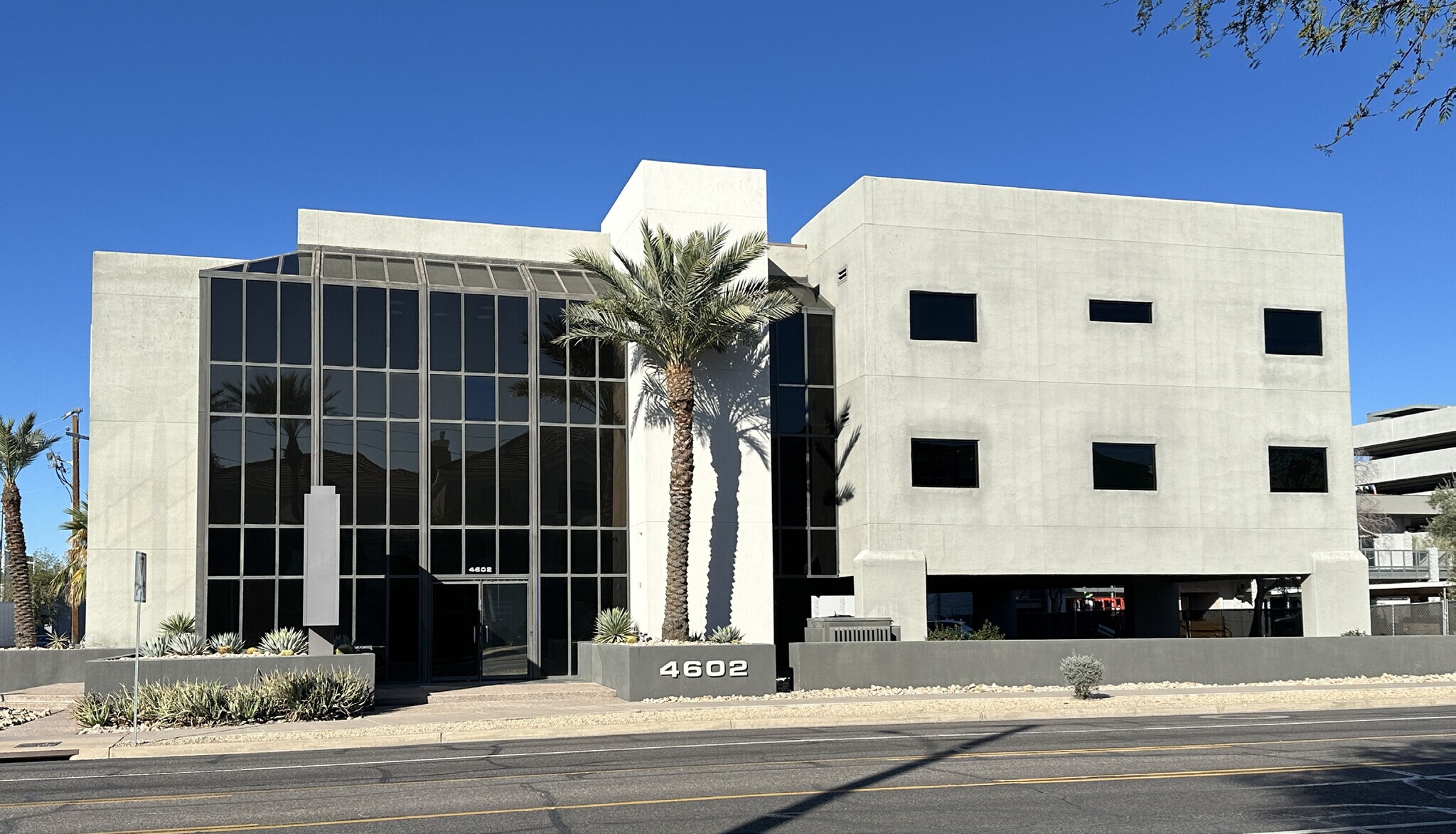 4602 N 16th St, Phoenix, AZ à louer Photo du bâtiment- Image 1 de 16
