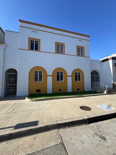 1209 E Garfield Ave, Glendale, CA for lease - Building Photo - Image 2 of 34