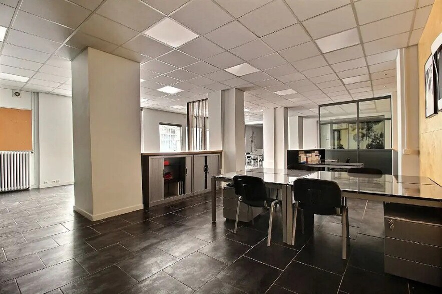 21 Rue Des Jeuneurs, Paris à vendre - Photo du bâtiment - Image 3 de 7