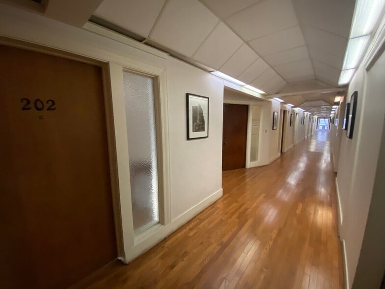 502-514 Santa Monica Blvd, Santa Monica, CA for lease - Building Photo - Image 2 of 38