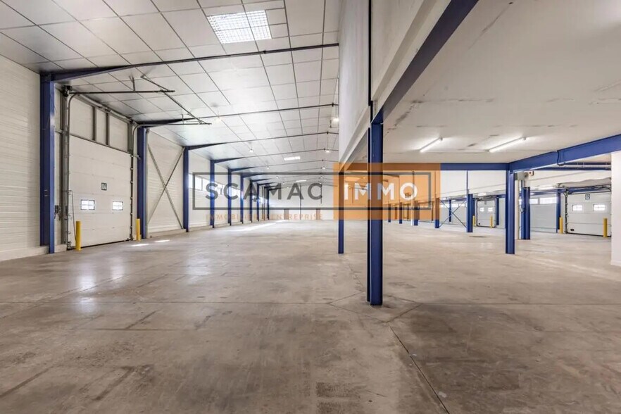 Flex in Bezons for lease - Interior Photo - Image 2 of 7