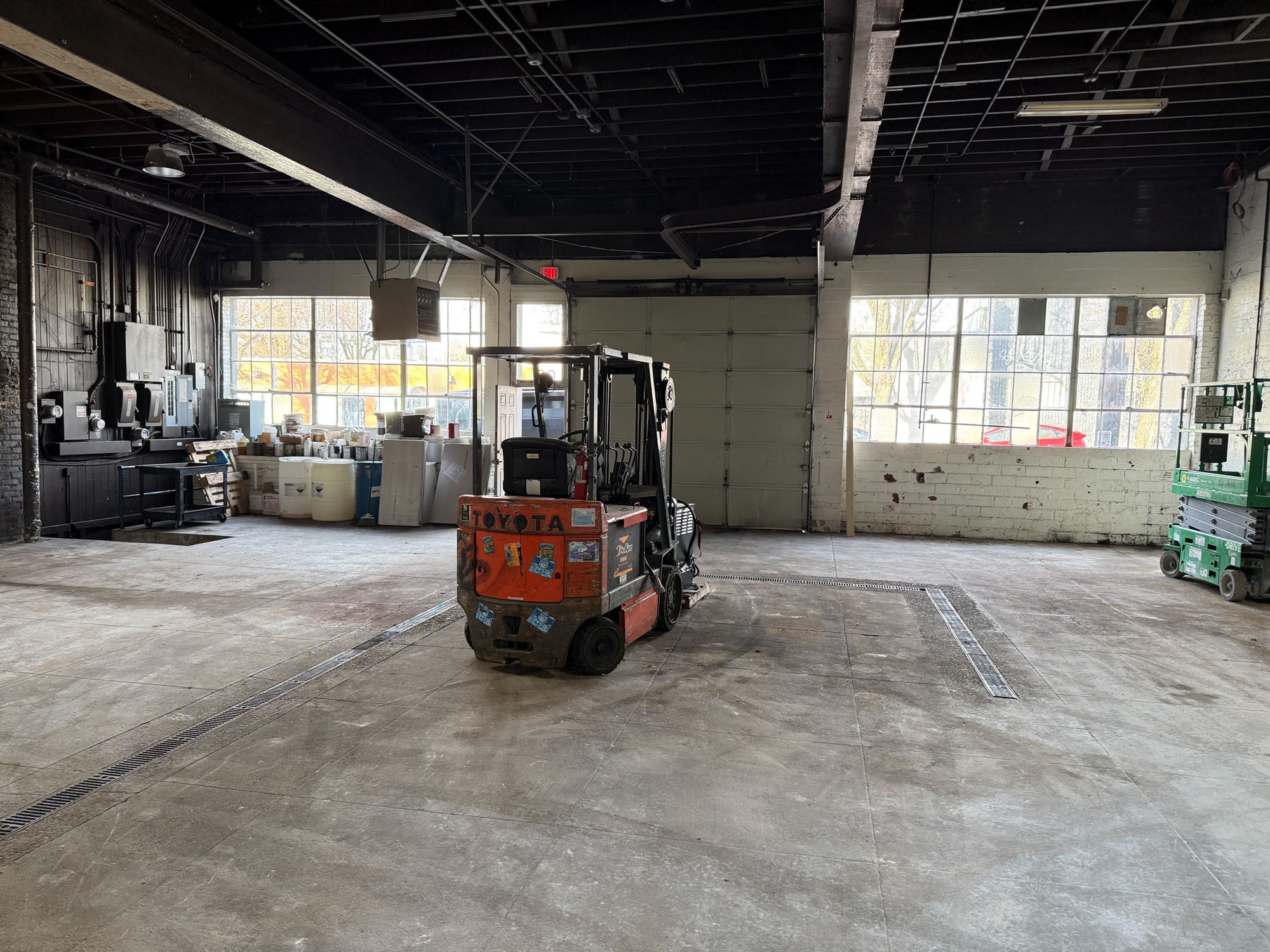 18 NE 7th Ave, Portland, OR for lease Interior Photo- Image 1 of 2