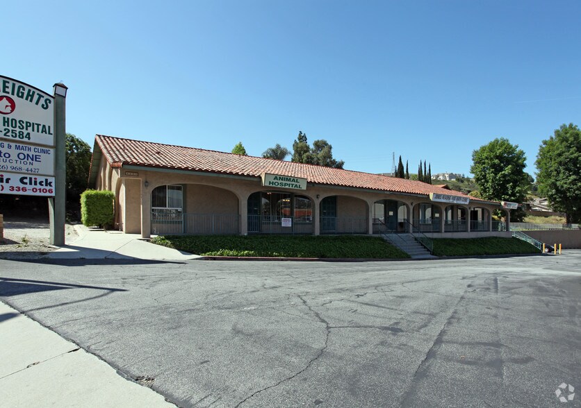 3205 S Hacienda Blvd, Hacienda Heights, CA à louer - Photo du bâtiment - Image 2 de 7