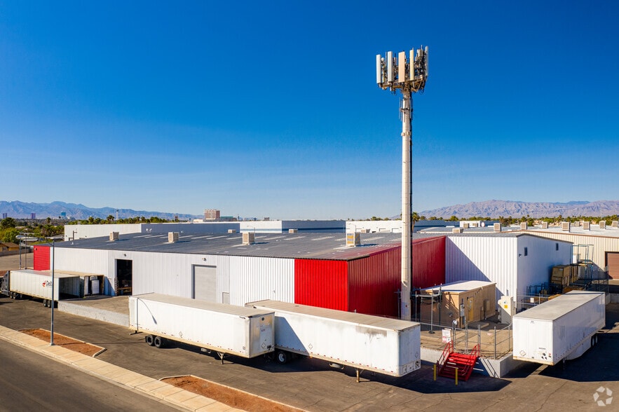 5050 Steptoe St, Las Vegas, NV à vendre - Photo du bâtiment - Image 2 de 6