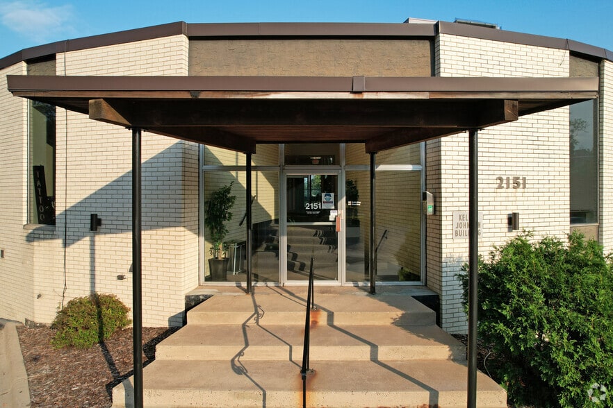 2151 Hamline Ave N, Roseville, MN for lease - Building Photo - Image 2 of 5