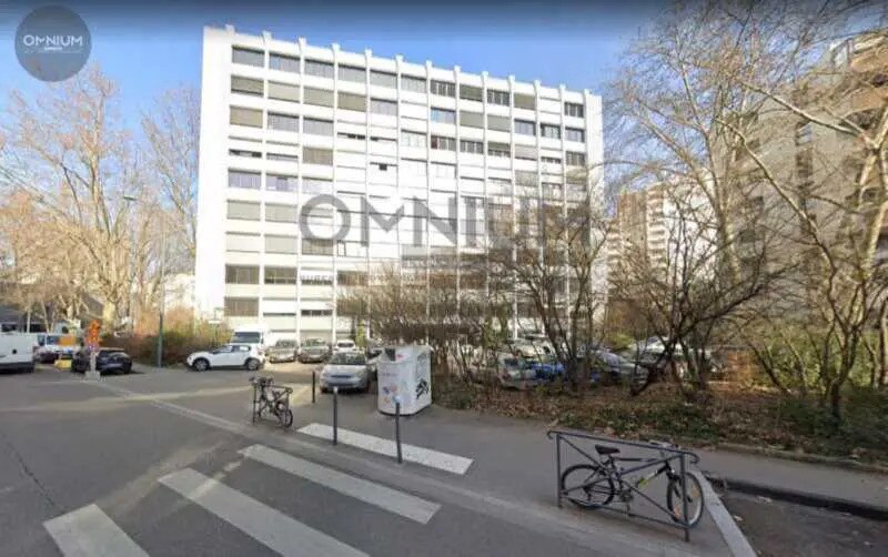Office in Villeurbanne for sale Building Photo- Image 1 of 9