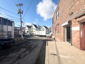 165-167 Bow St, Everett, MA à louer Photo intérieure- Image 2 de 10