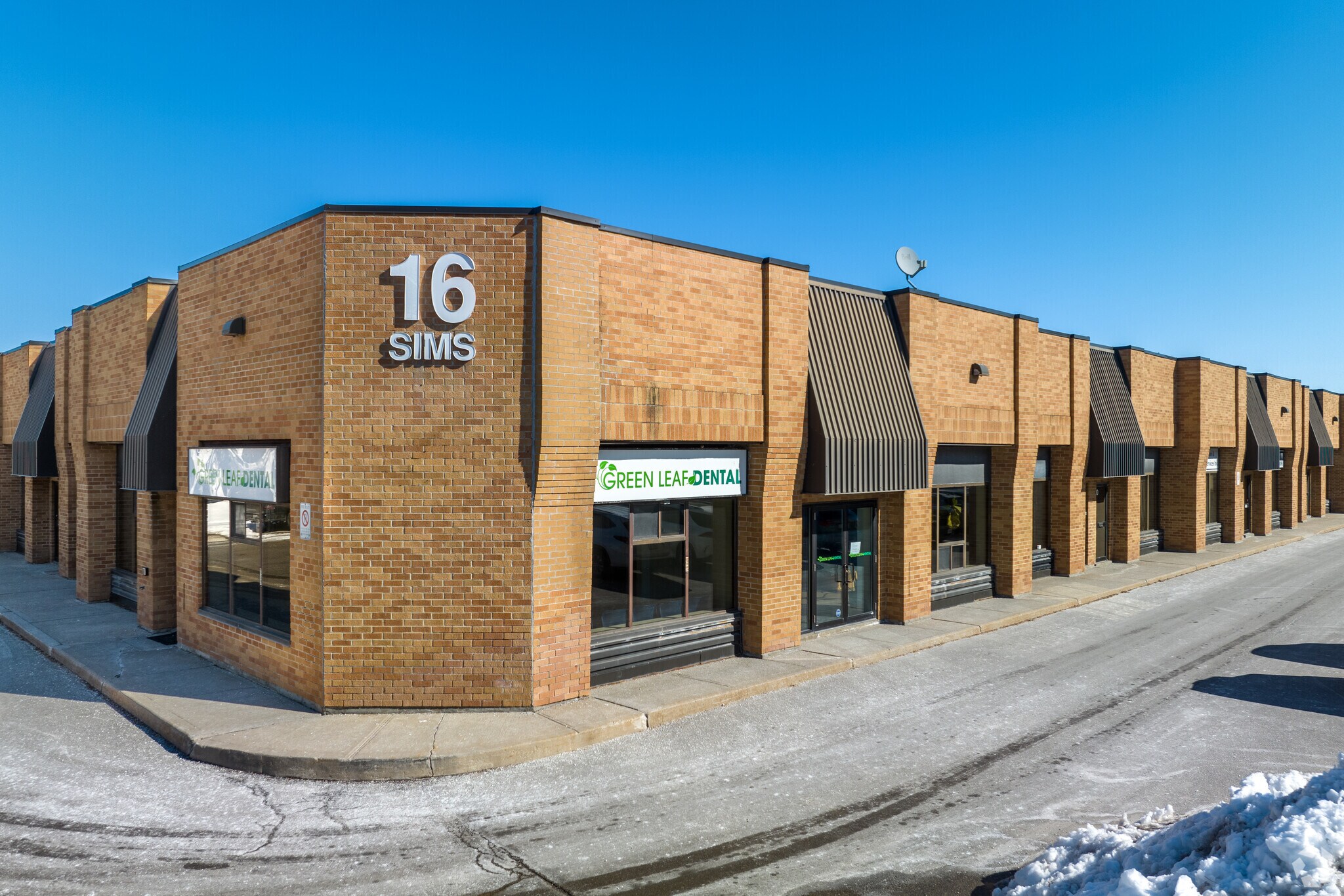 16 Sims Cres, Richmond Hill, ON à vendre Photo principale- Image 1 de 1