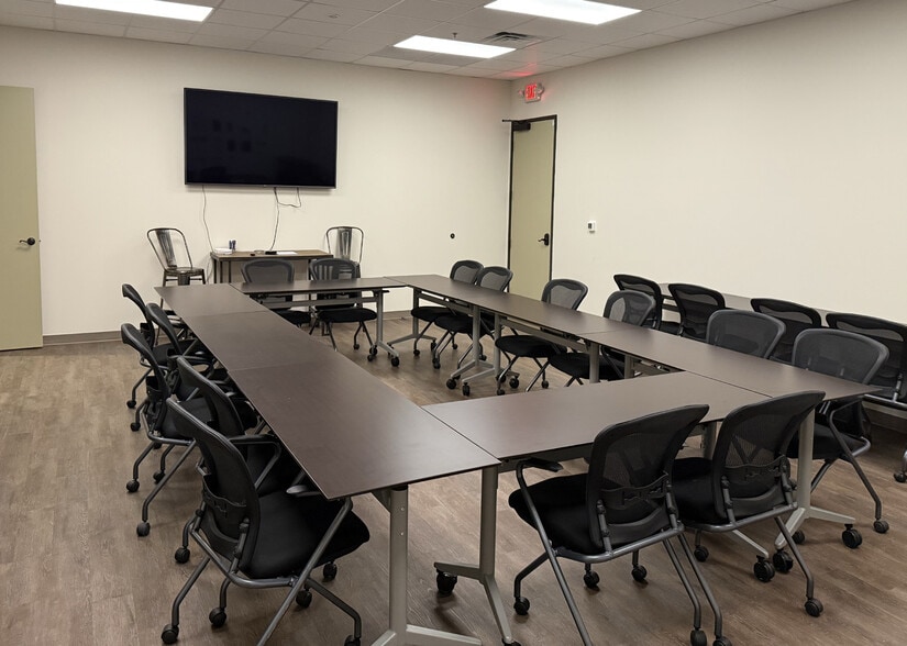 7200 W University Dr, McKinney, TX for lease - Interior Photo - Image 3 of 7