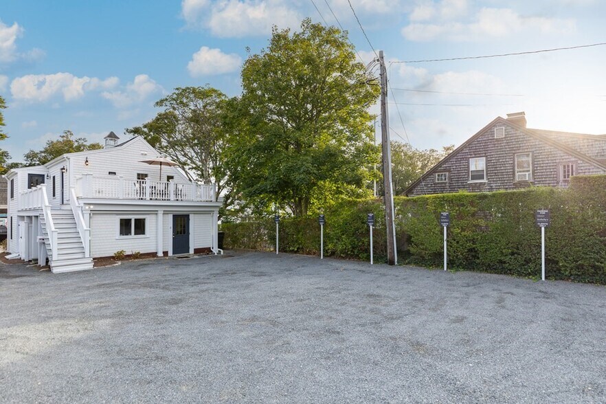 409 Main St, Chatham, MA à vendre - Photo du bâtiment - Image 3 de 38