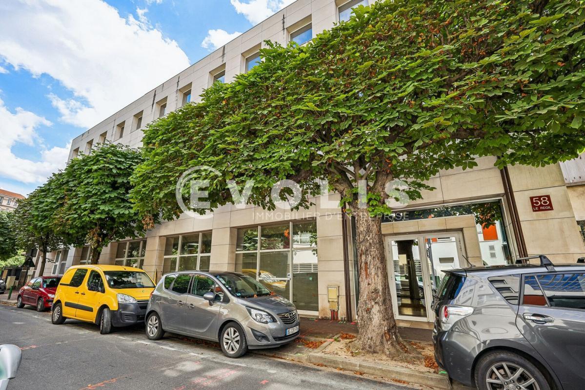 Office in Malakoff for sale Building Photo- Image 1 of 12