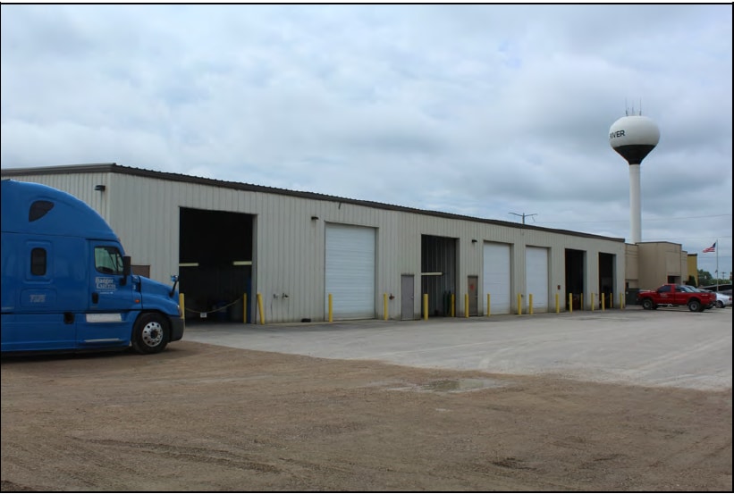 181 Quality Ct, Fall River, WI for sale - Building Photo - Image 2 of 5