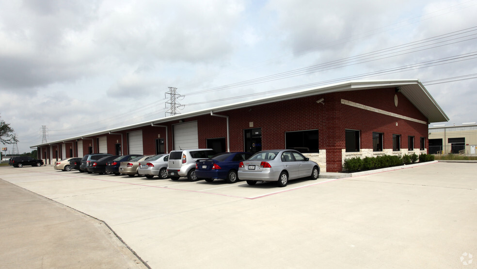 11101-11109 Cutten Rd, Houston, TX for lease - Building Photo - Image 1 of 4