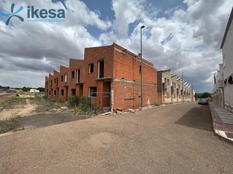 Land in La Albuera, Badajoz for sale Building Photo- Image 1 of 10