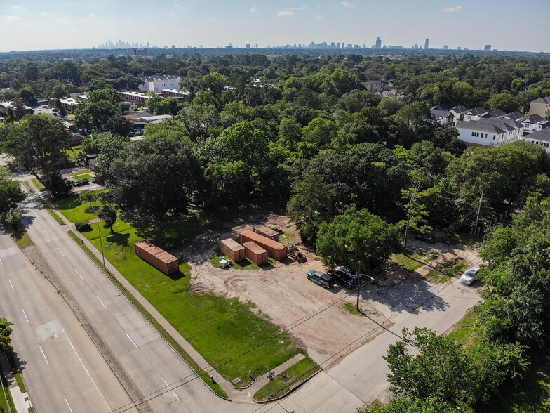 2016 Hoskins Dr, Houston, TX for sale - Aerial - Image 3 of 4