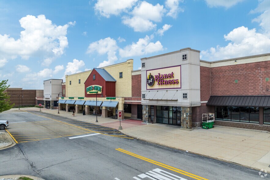 5320-5360 Northwest Hwy, Crystal Lake, IL for lease - Building Photo - Image 2 of 5