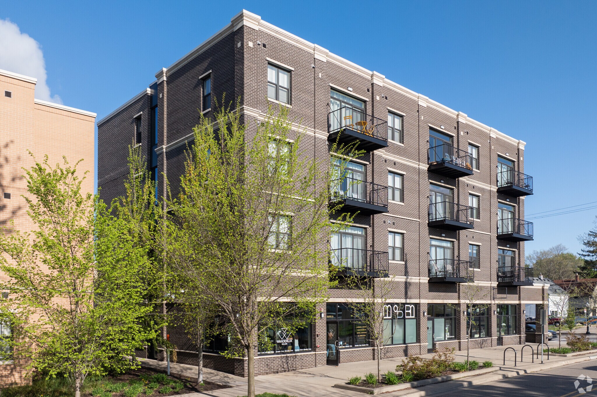 1 Carlton Ave SE, Grand Rapids, MI à louer Photo du bâtiment- Image 1 de 19