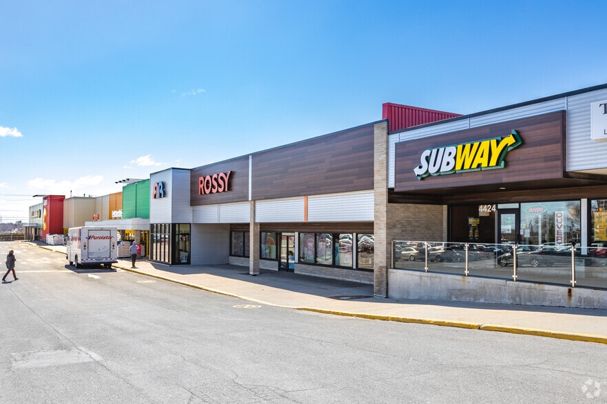 4390-4494 Boul de la Concorde E, Laval, QC for lease - Building Photo - Image 3 of 8