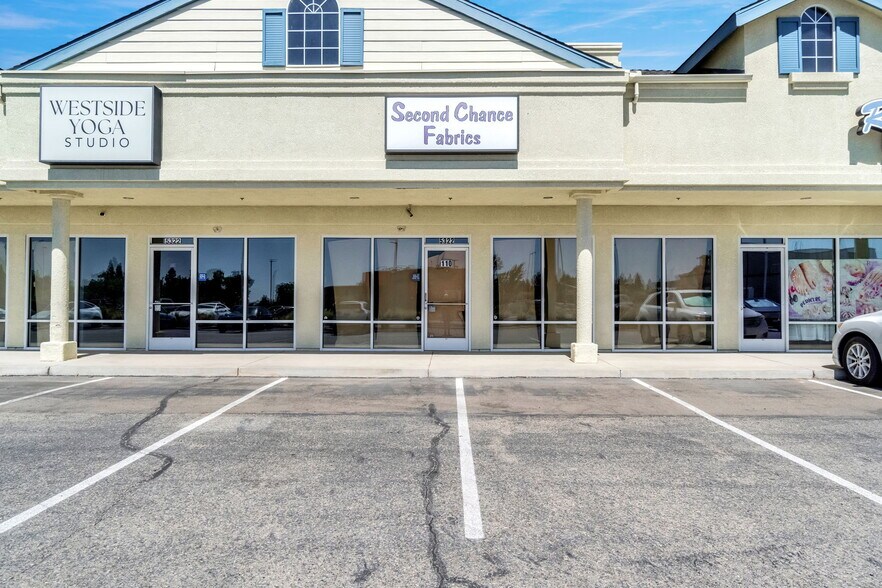 5348-5374 N Spruce Ave, Fresno, CA à louer - Photo du bâtiment - Image 2 de 41