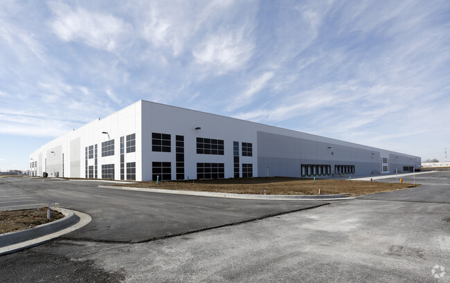 Plus de détails pour 650 Commerce Parkway East Dr, Greenwood, IN - Bureau, Industriel à louer