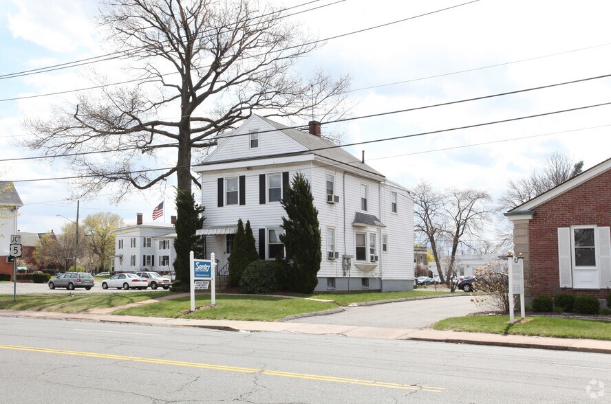29 Connecticut Blvd, East Hartford, CT à vendre - Photo du bâtiment - Image 2 de 3