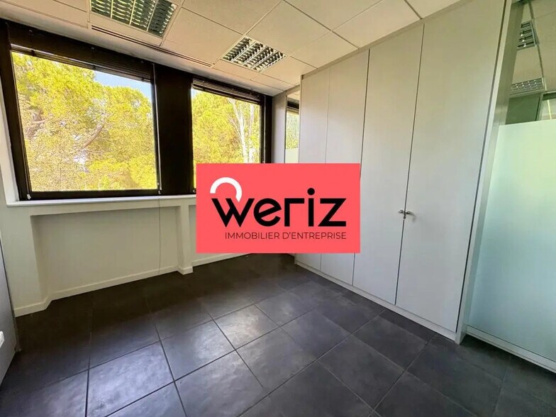 Office in Marseille for lease - Interior Photo - Image 3 of 7